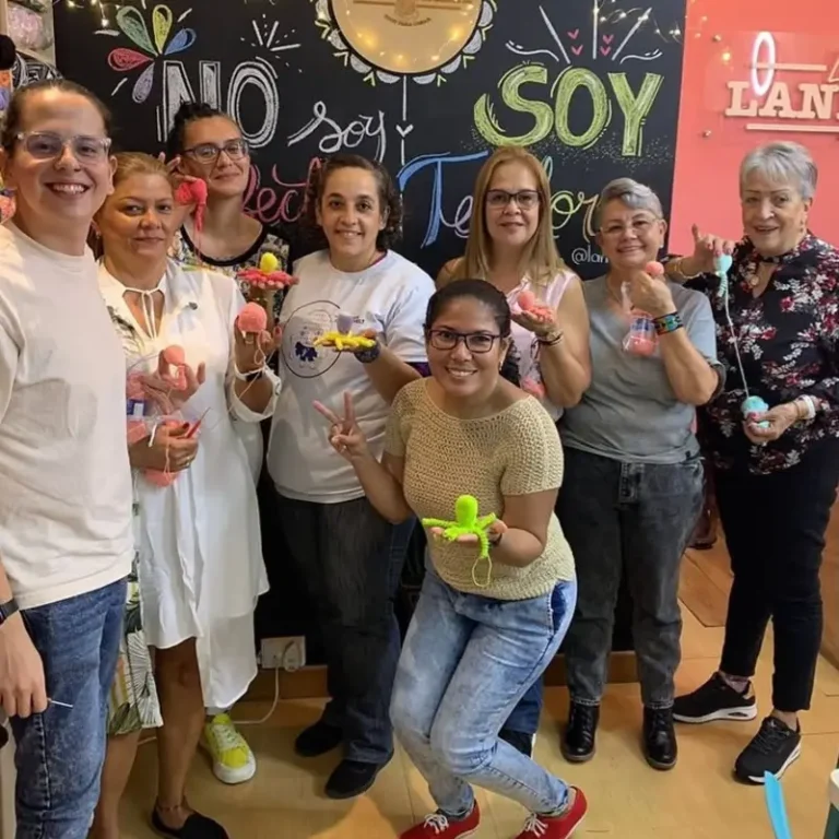 Tejer con el corazón: pulpos que abrazan la vida